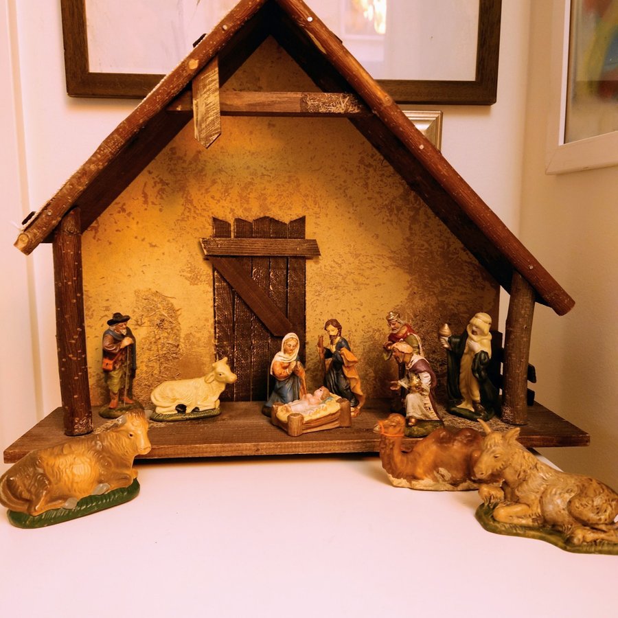 Fin julkrubba med figurer nativity scene Jesus födelse julpynt vintage retro