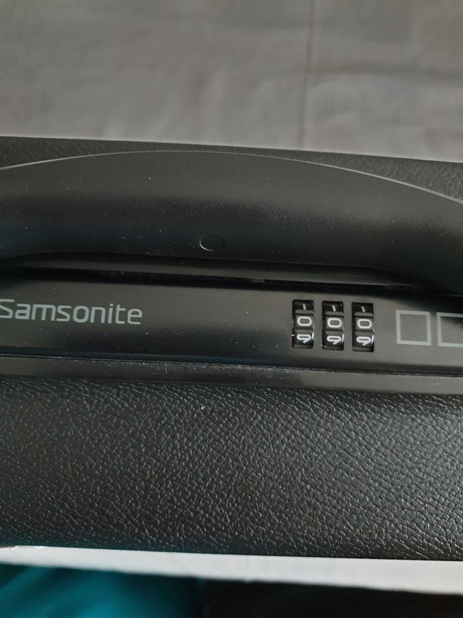 NY SAMSONITE ORIGINAL PORTFÖLJ MED KODLÅS