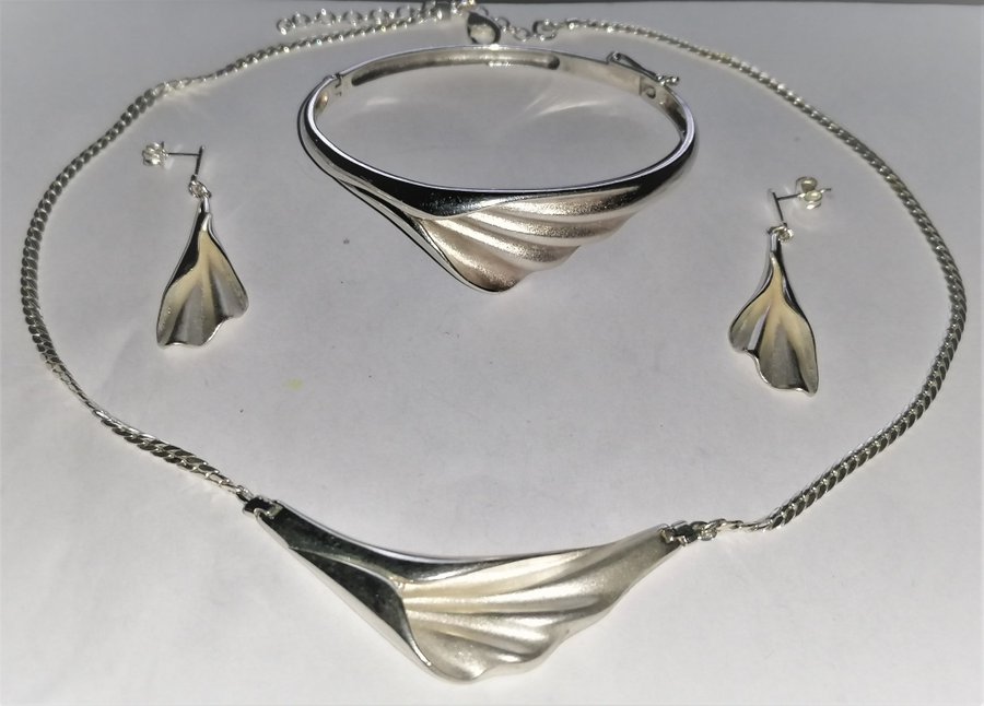 Elegant set i sterling silver (925) designad av GIFA Denmark