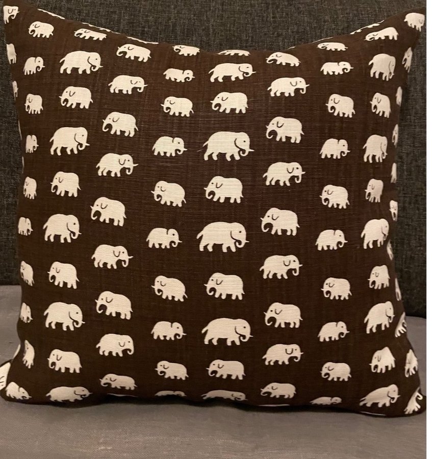 Kuddfodral Estrid Ericson enkelsidig Brun Elefant 48*50cm