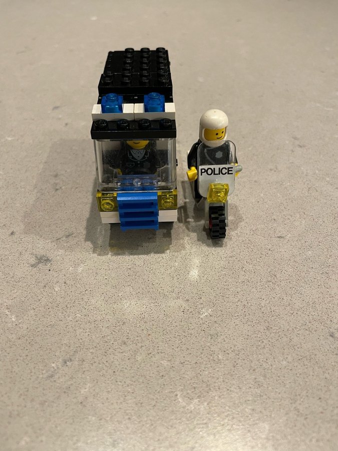 Lego Classic Town - Police Patrol Squad 6684, Komplett