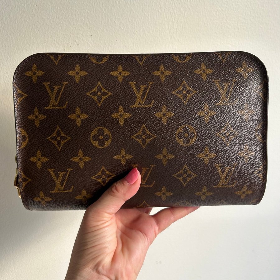 Vintage Louis Vuitton Orsay clutch