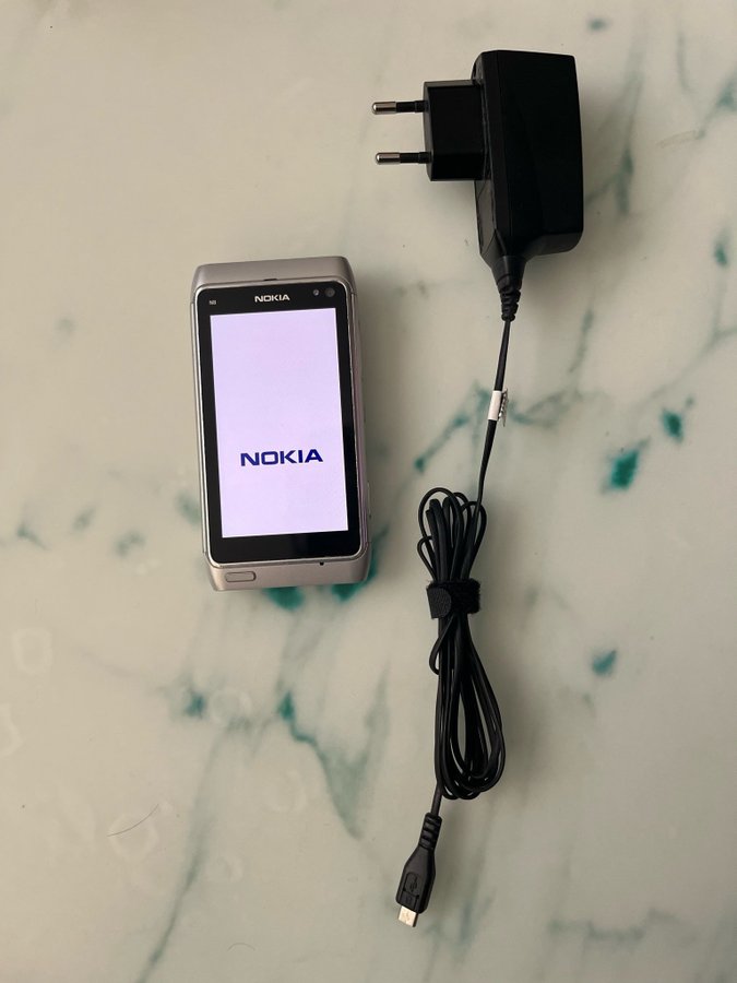 Nokia N8