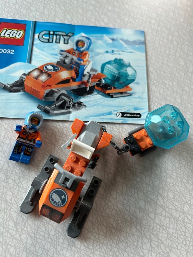 LEGO - Artic snowmobile