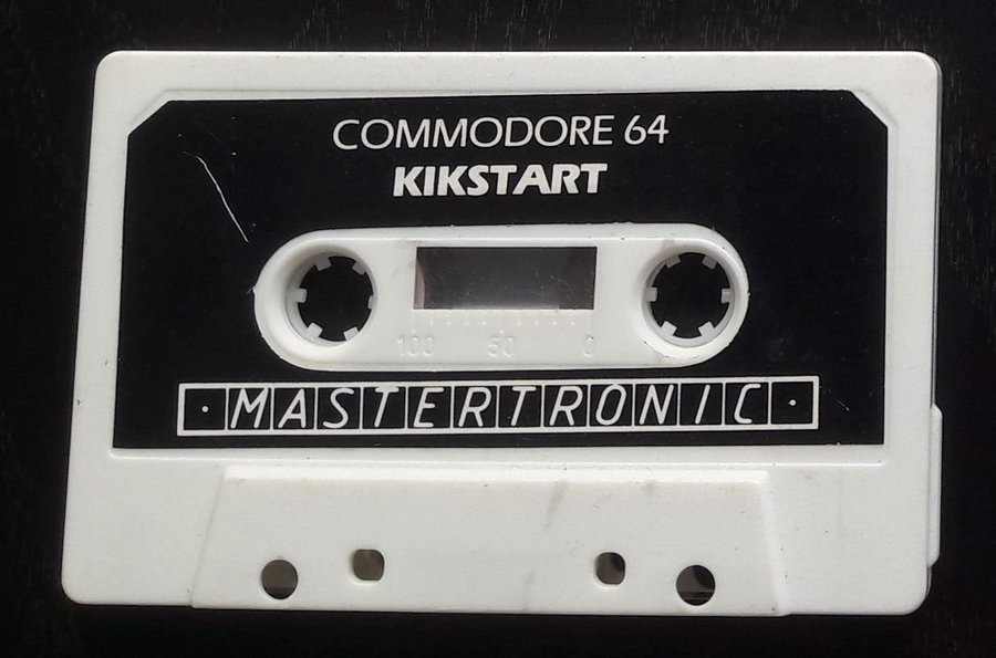 Spelet Kikstart på kassett till Commodore 64
