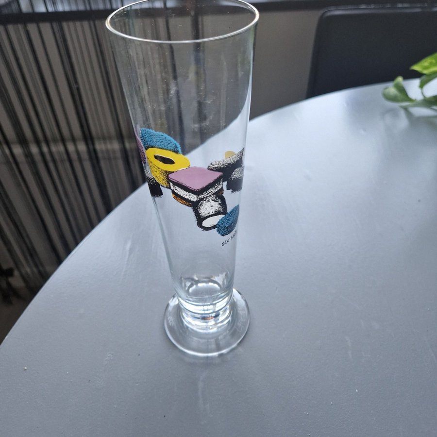 Glas med godismotiv Lasse Åberg