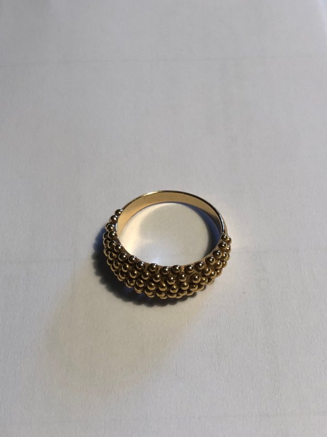 *Nyskick* Ring Dew design Emma Israelsson guldförgylld mässing storlek 19 mm