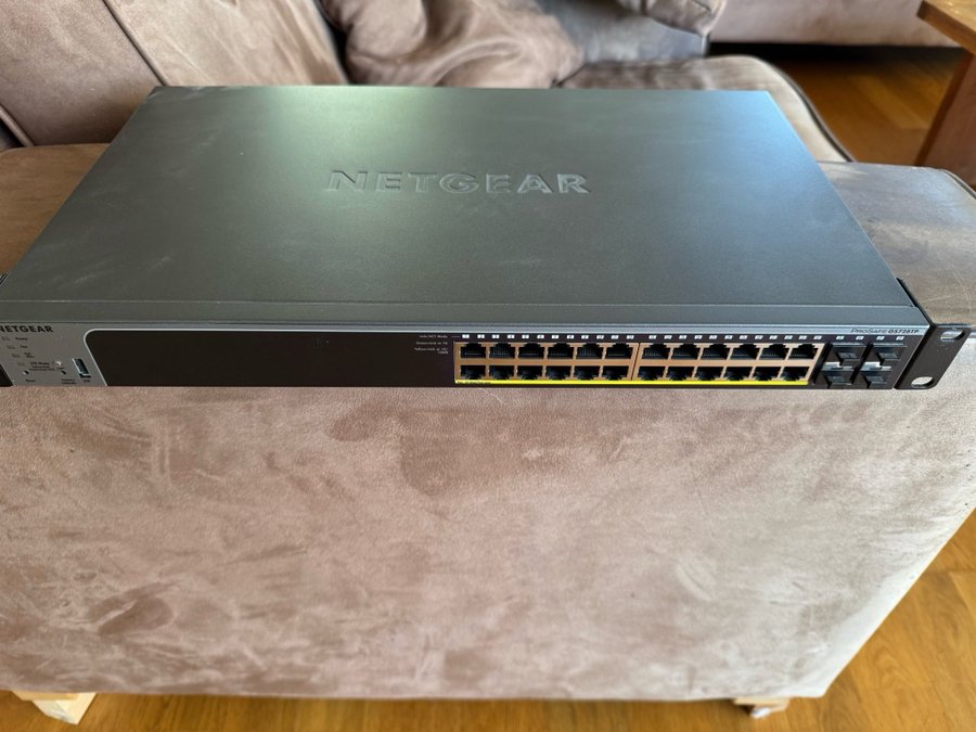 Netgear GS728TP v2 Smart Managed Switch