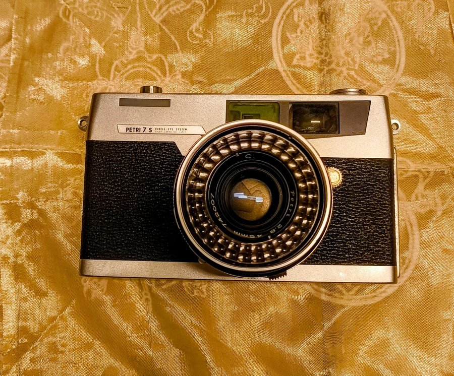 Petri 7S Rangefinder Camera