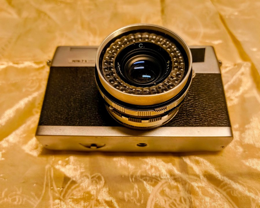 Petri 7S Rangefinder Camera