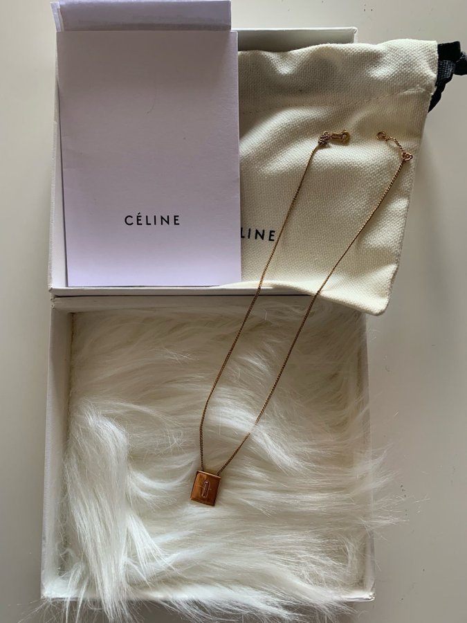 Celine halsband med bokstav I