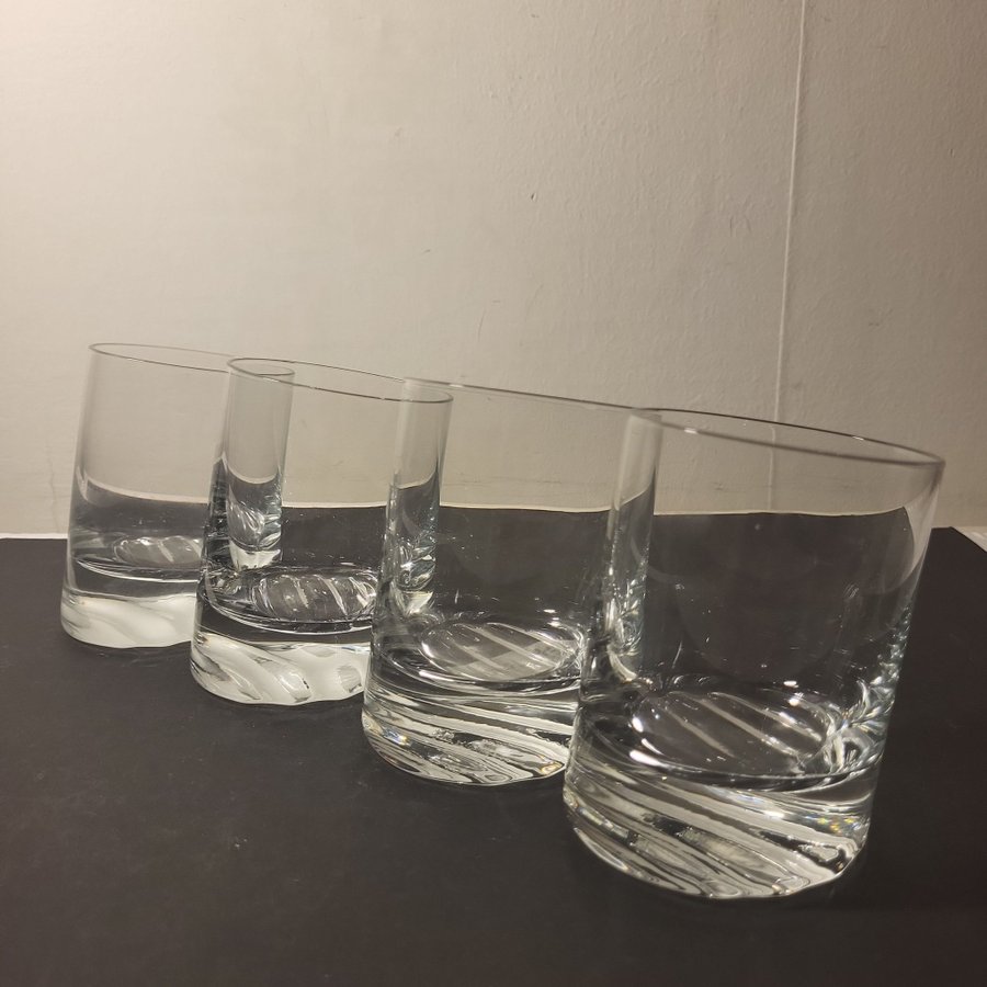 WHISKY GLAS SNEDA KRISTALL DESIGN AV LARS SESTERVIK 4 ST***