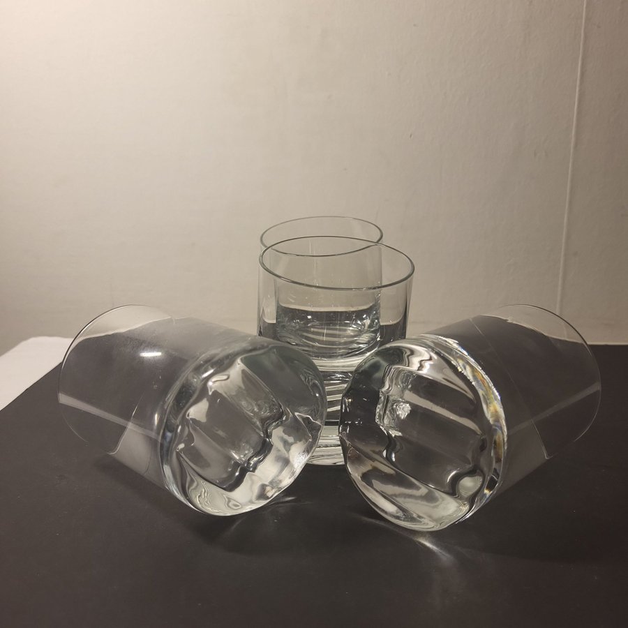 WHISKY GLAS SNEDA KRISTALL DESIGN AV LARS SESTERVIK 4 ST***