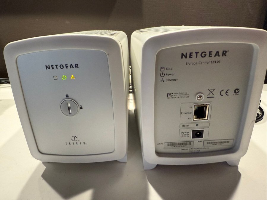 2st NETGEAR Storage Central SC101