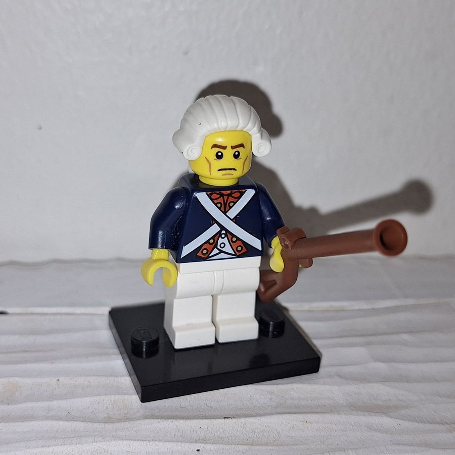 Lego Series 10 Revolutionary Soldier gubbe