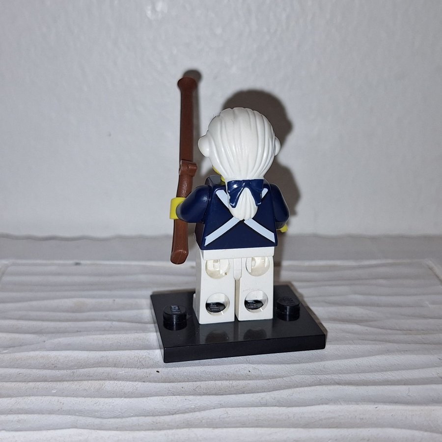 Lego Series 10 Revolutionary Soldier gubbe