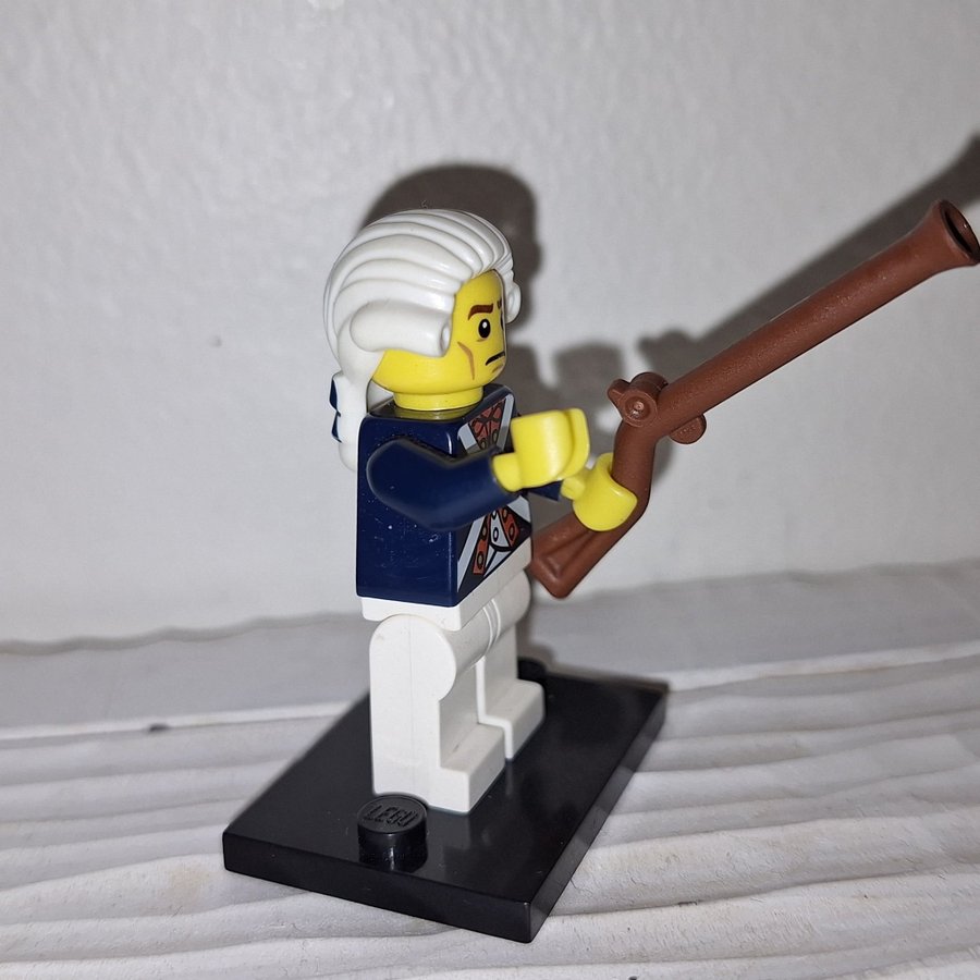 Lego Series 10 Revolutionary Soldier gubbe