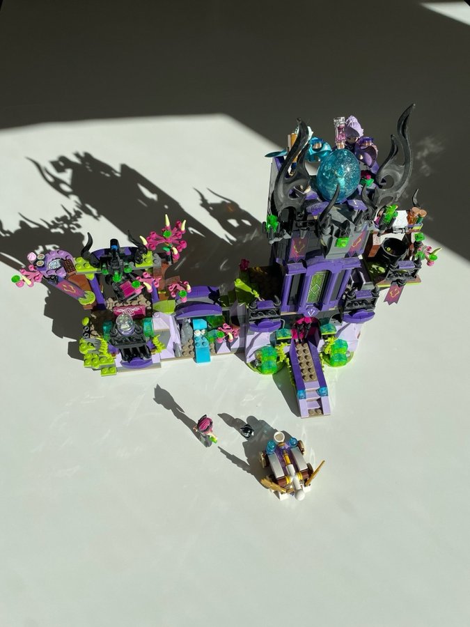 LEGO Elves 41180 - The Goblin King's Evil Fortress