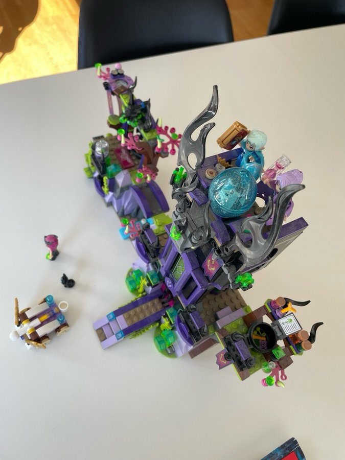 LEGO Elves 41180 - The Goblin King's Evil Fortress