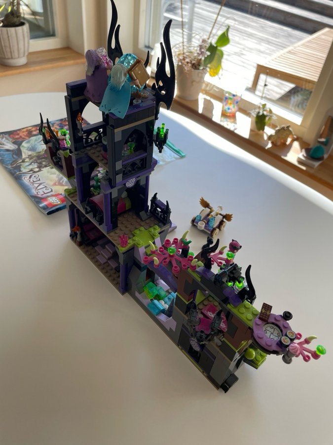 LEGO Elves 41180 - The Goblin King's Evil Fortress