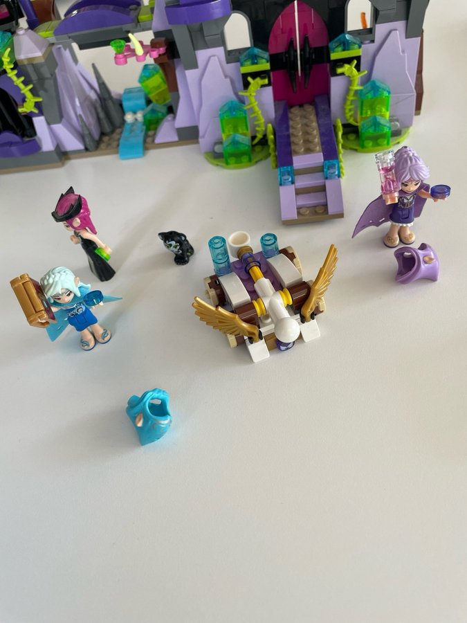 LEGO Elves 41180 - The Goblin King's Evil Fortress