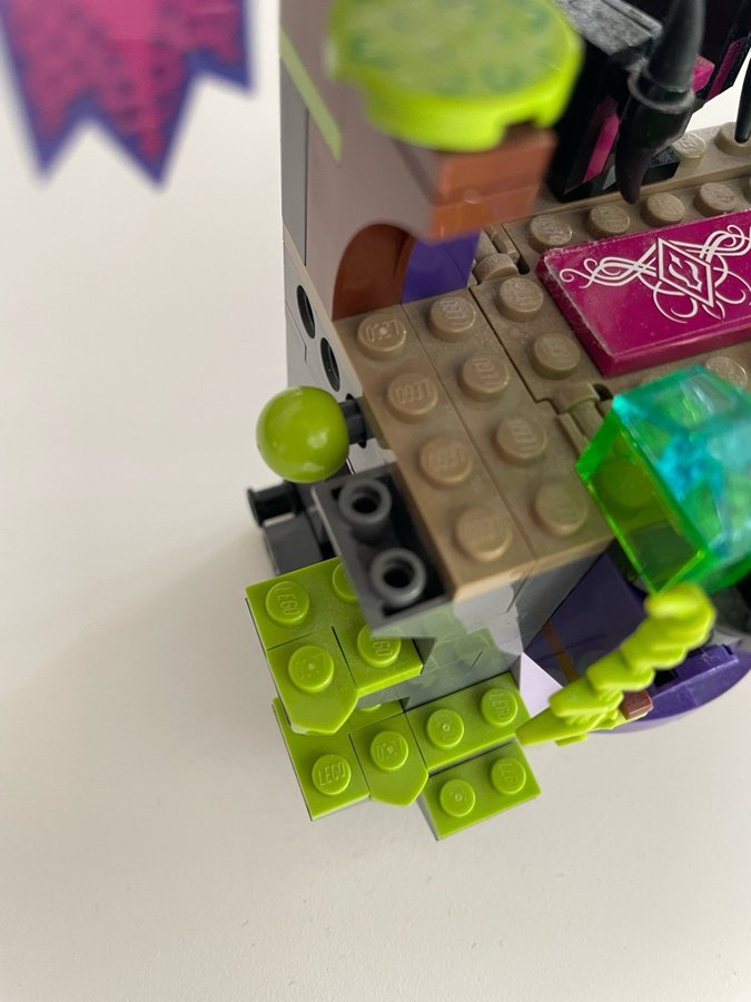 LEGO Elves 41180 - The Goblin King's Evil Fortress