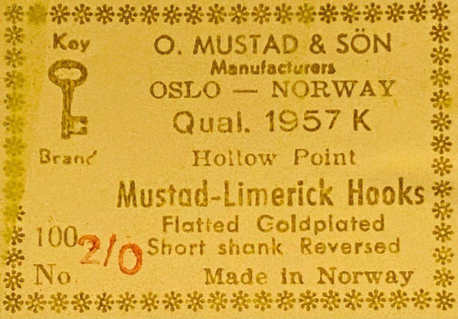 MUSTAD-Limerick guldplaterade kvalitet krokar. Nr2/0. Qual 1957 K . 100st krokar