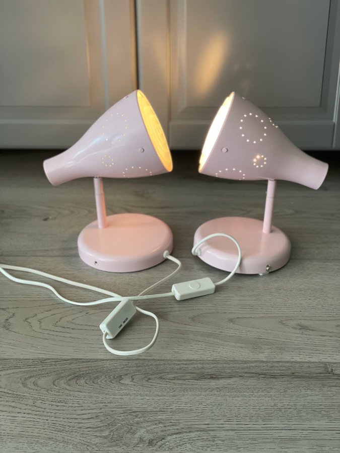 IKEA Snöig vägglampor och skrivbordslampa