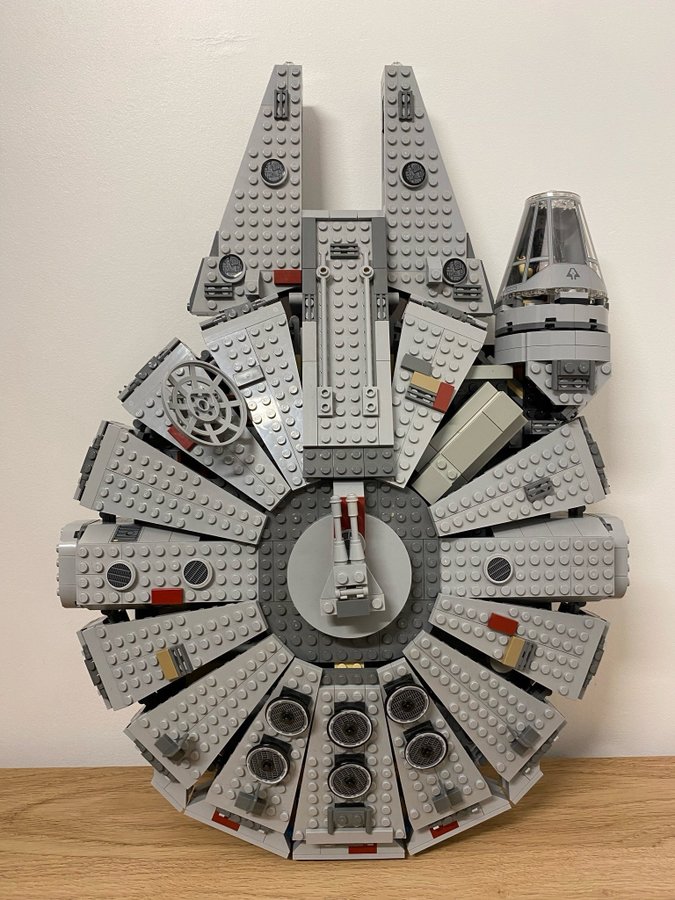 LEGO Star Wars Millennium Falcon - 7965 (2011-2014)