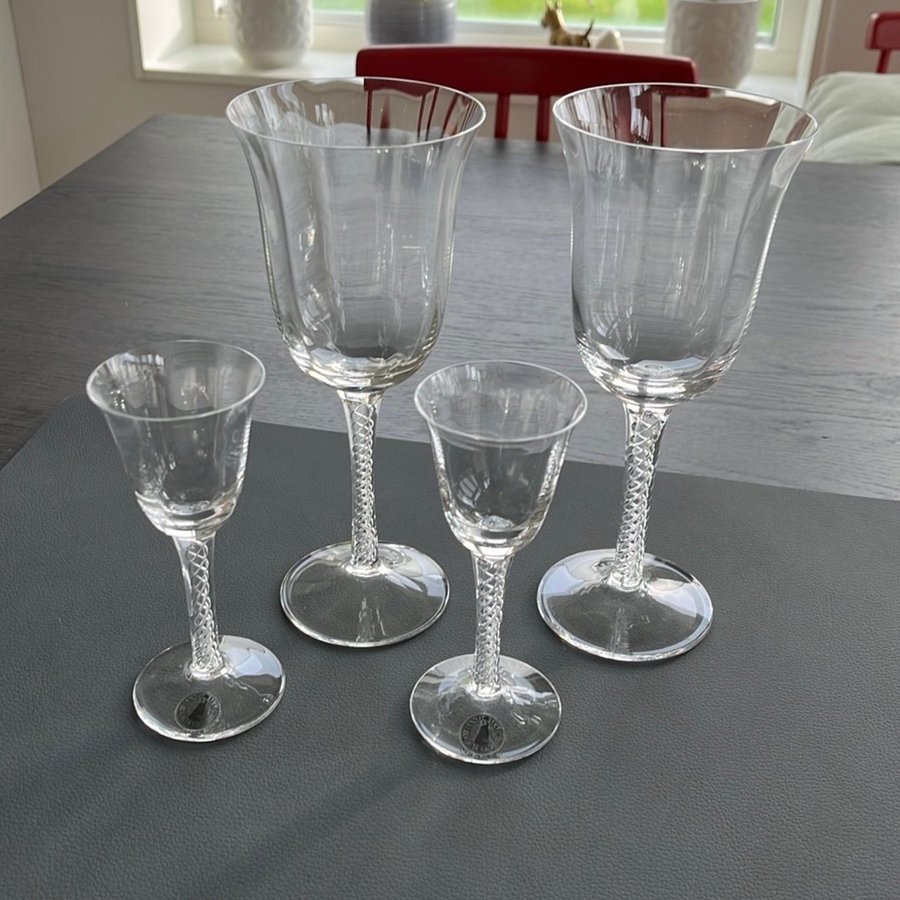 4 delar Tomas Jelinek ”Stockholm” spiral glas vinglas dessertglas spiralfot