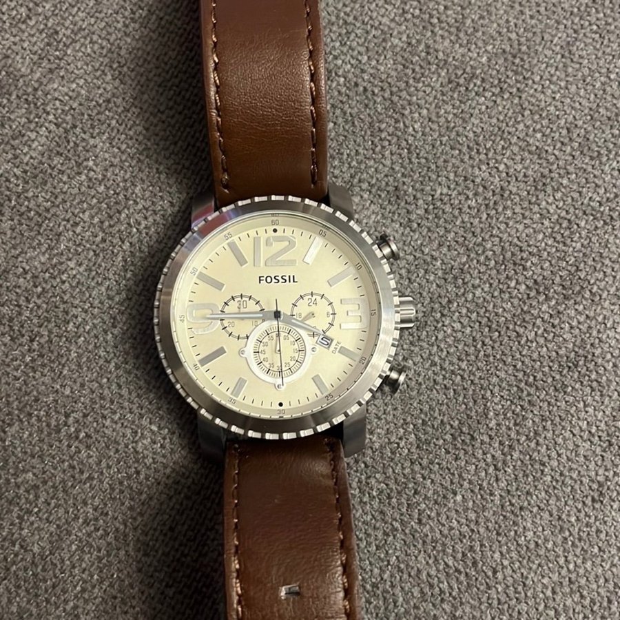 Fossil watch for sale in excellent condition