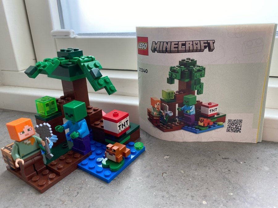 Komplett LEGO Minecraft 21240 - The Creeper Attack