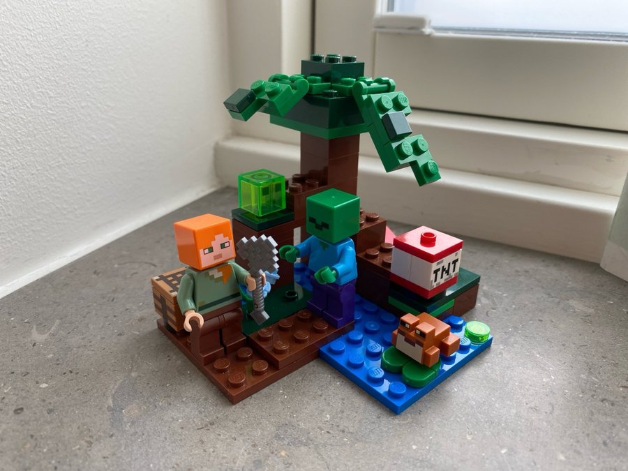 Komplett LEGO Minecraft 21240 - The Creeper Attack