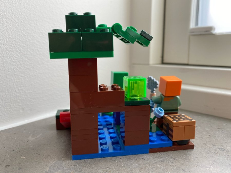 Komplett LEGO Minecraft 21240 - The Creeper Attack