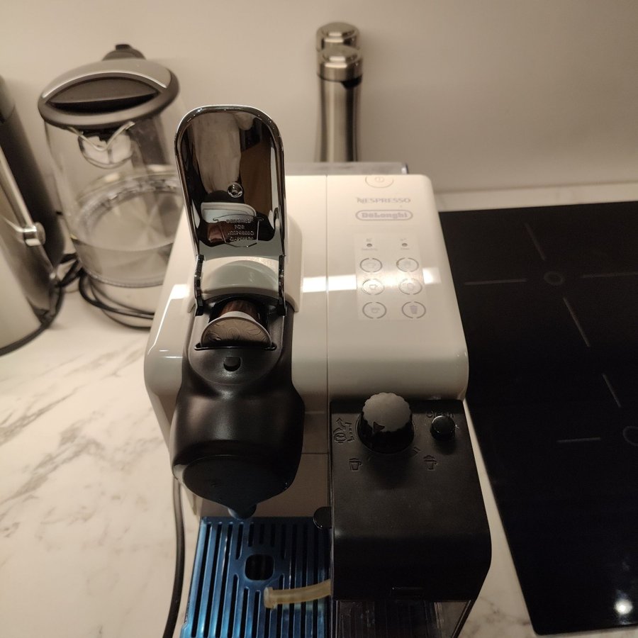 Nespresso DeLonghi Lattissima