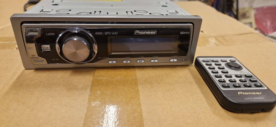 Bilstereo Pioneer DEH-P7900UB Bilstereo