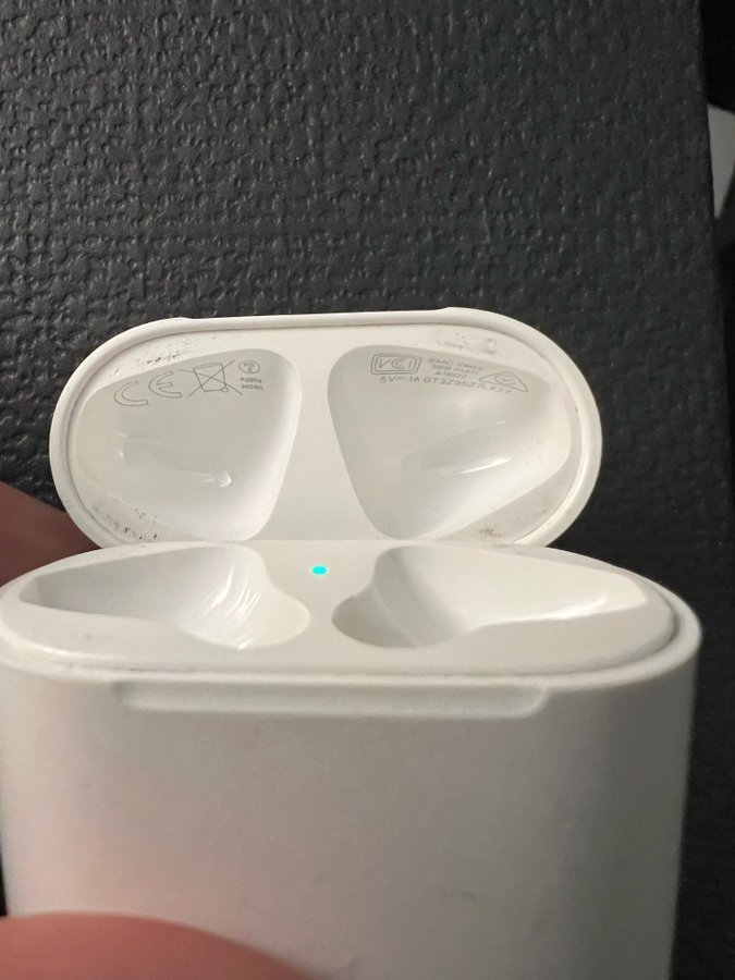 Apple Airpods Generation 1  Generation 2 Laddningsetui