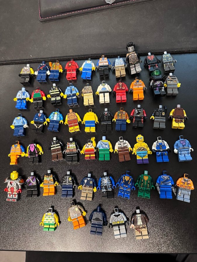 135 + Lego minifigurer TIDIG JULPRESENT ??