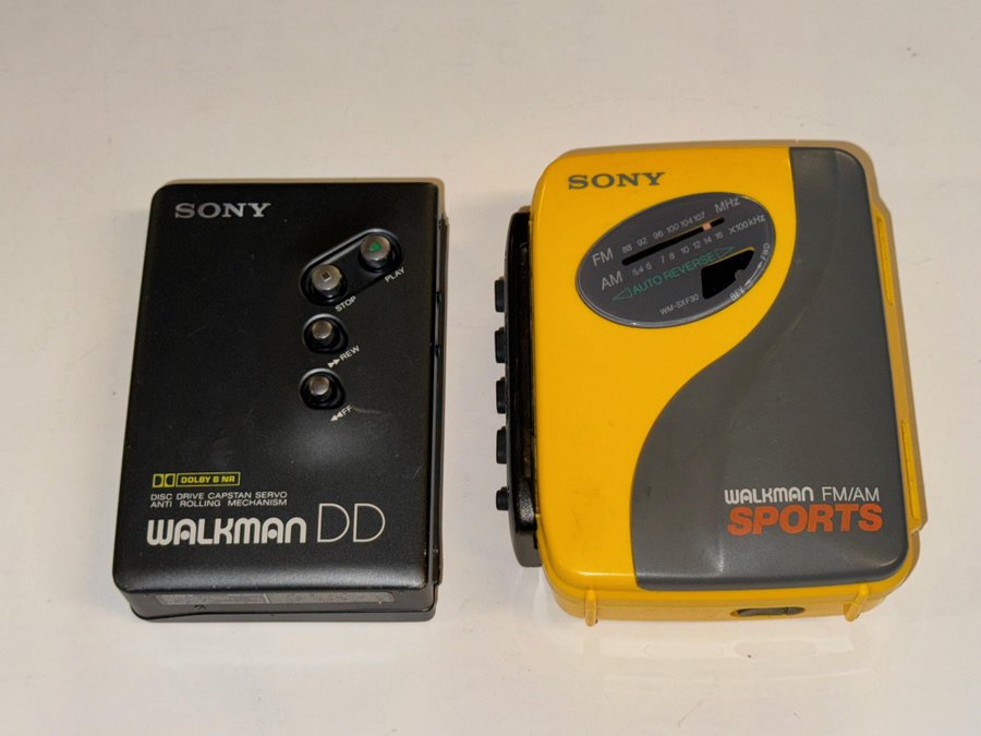 2 defekta Sony Walkman: 1 Sports WM-SXF30 och 1 Sony Walkman DD WM-DD11