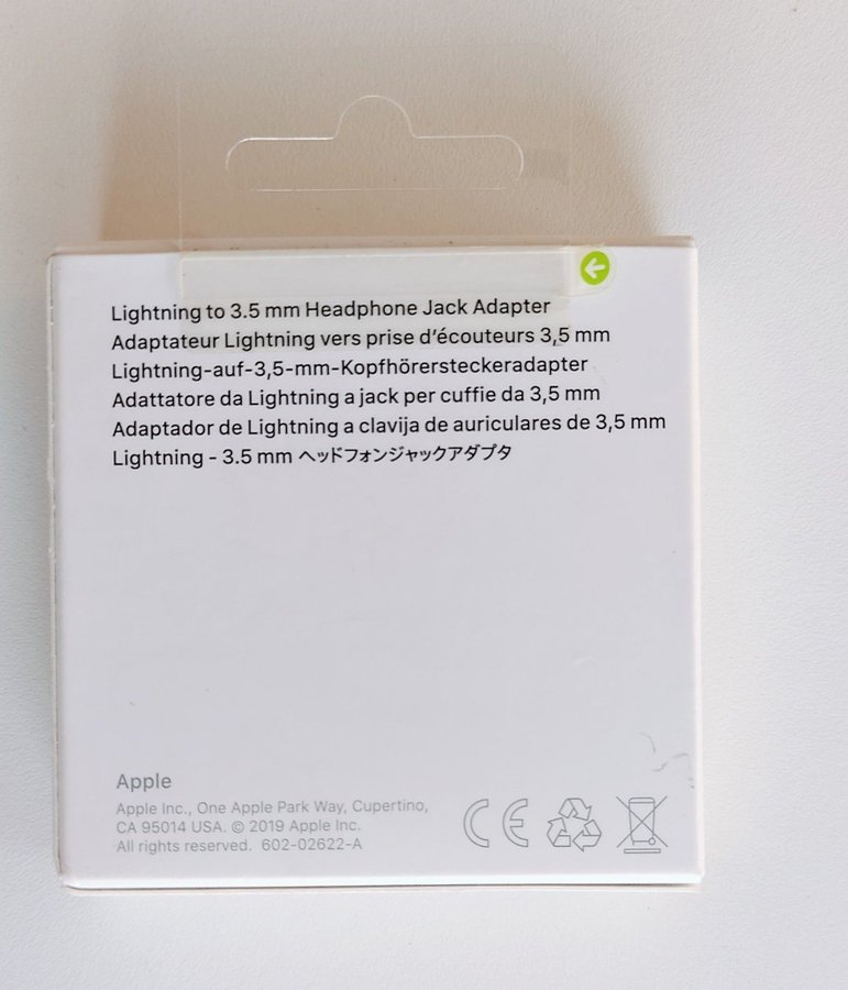 Apple EarPods och Apple Lightning till 35 mm hörlursadapter