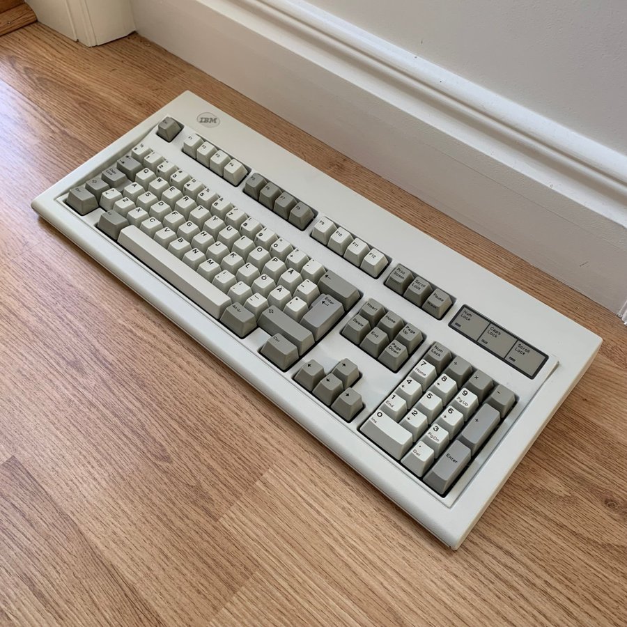 IBM Model M Skruvmoddat