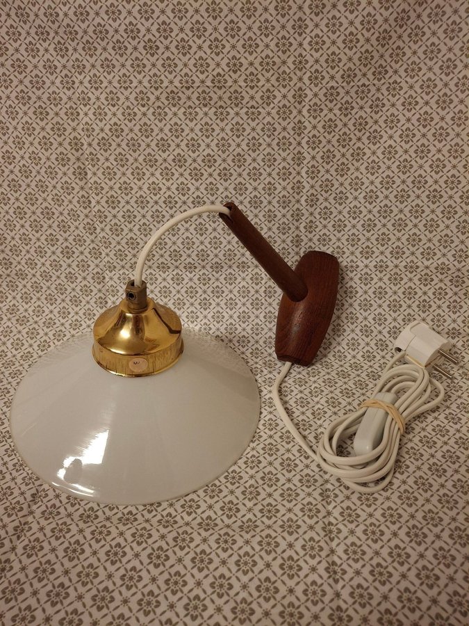 Skomakarlampa vägglampa teak glas mässing retro vintage lampa