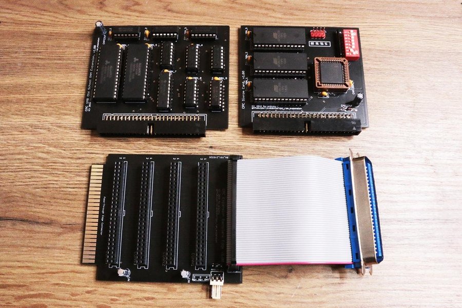 Amstrad CPC Backplane + SIXROM + 1mb minnes expansion för 464 PLUS / 6128 PLUS