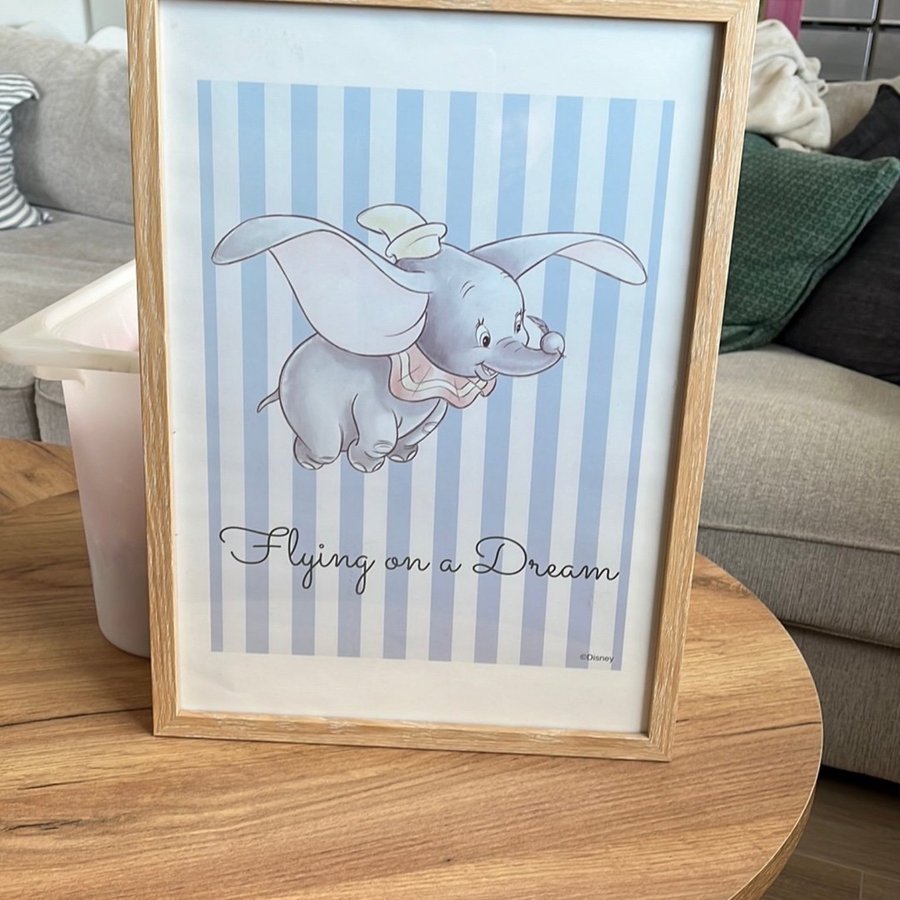 Dumbo Disney poster tavla 40x50cm