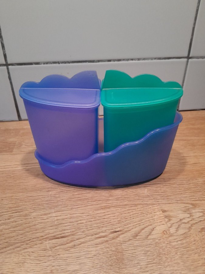 2 förvaringsburkar med lock från TUPPERWARE till socker och grädde