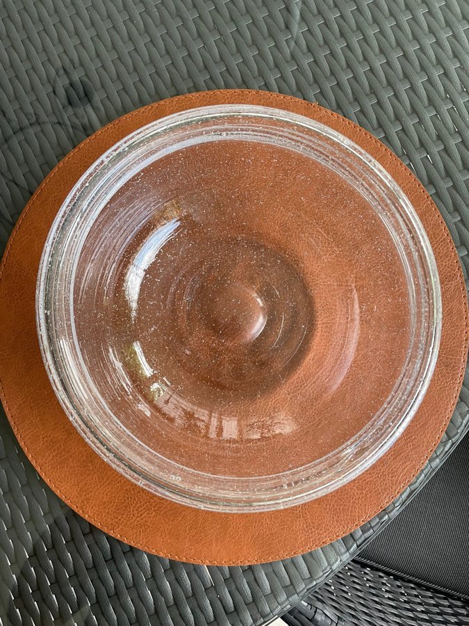 Vacker glas-skål diameter 23 cm