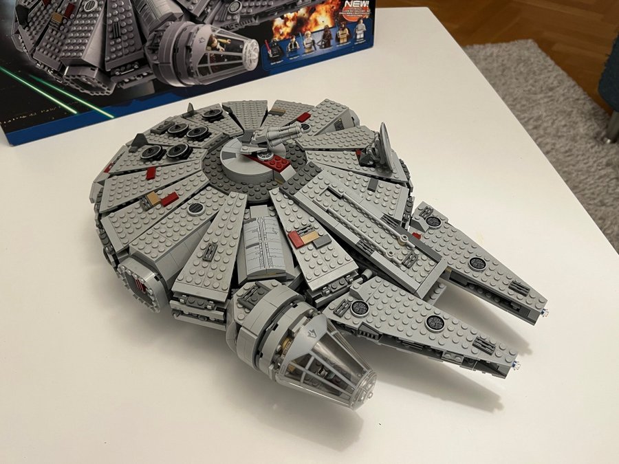 Lego Star Wars 7965 Millennium Falcon