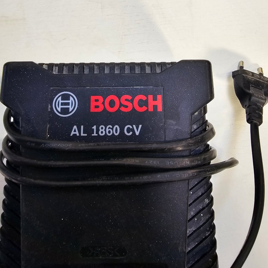 Bosch AL 1860 CV Laddare