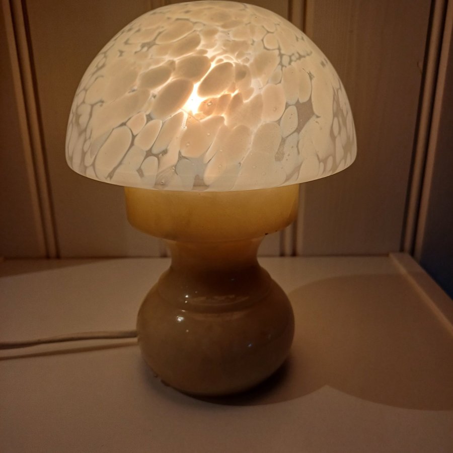 Retro-Kosta-Boda Svampformad bordslampa i glas o marmor av Monica Backström