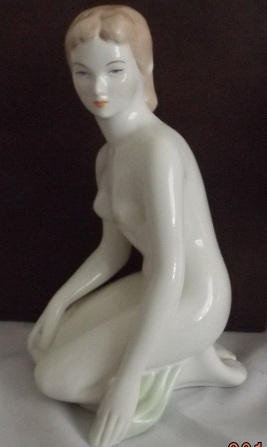 Hungary Porcelain Figurine of a Woman AQVINCUM nude girl porcelain 23 CM